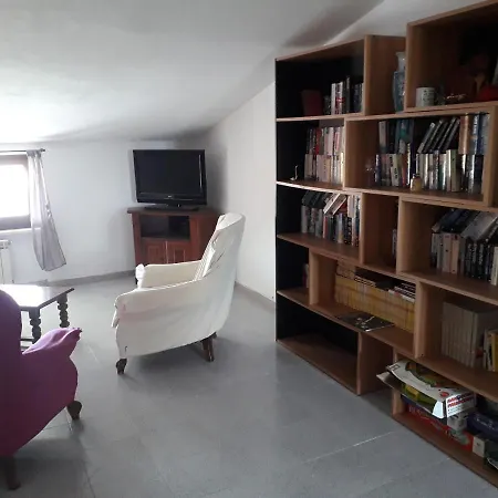 Apartment Spacious Attic *